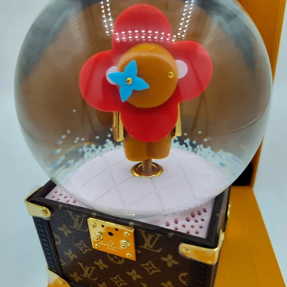 Louis Vuitton Vivienne Snow Globe Trunk Monogram Music Box NIB AUTHENTIC - Picture 9 of 9